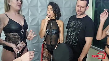 Suruba com bdsm e pet play