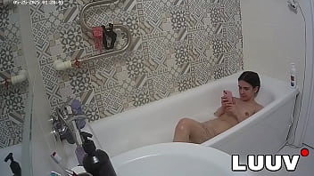 Luuv vilika films her real late night bath routine for her reality show