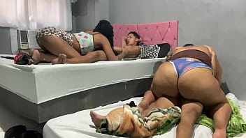 Incentivei minha amiga a fuder