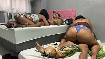 Incentivei minha amiga a fuder