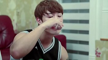 T w o s i s t e r s 2