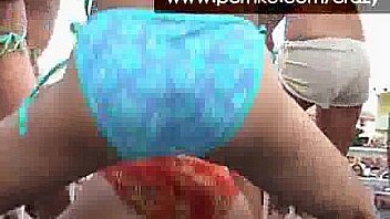 Sweet ladies makin the grade on stage