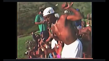 Racismo sendo tomado no cu ao vivo