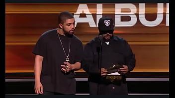 Racismo sendo tomado no cu ao vivo