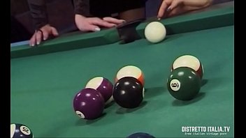 Orgia scambista con mogli zoccole alla sala biliardo