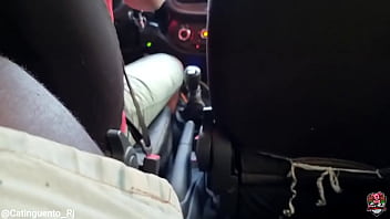 “um copo d’água e um pau não se nega a ninguém né ” ontem o plano era ir pro centro caçar na rua mas esse ube