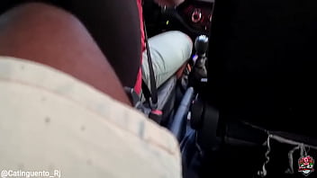 “um copo d’água e um pau não se nega a ninguém né ” ontem o plano era ir pro centro caçar na rua mas esse ube