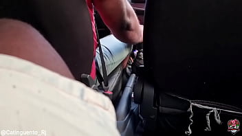 “um copo d’água e um pau não se nega a ninguém né ” ontem o plano era ir pro centro caçar na rua mas esse ube