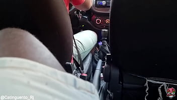 “um copo d’água e um pau não se nega a ninguém né ” ontem o plano era ir pro centro caçar na rua mas esse ube