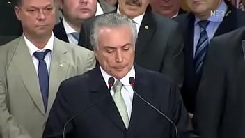 Velho putinho fudendo nacao com