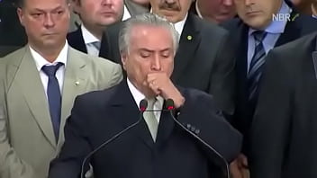 Velho putinho fudendo nacao com