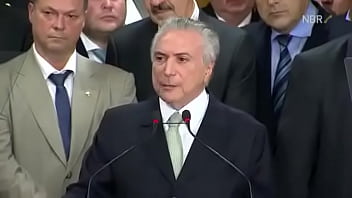 Velho putinho fudendo nacao com