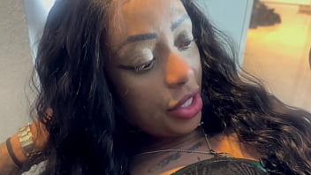 O padrasto mais novo comendo a magrinha na varanda com os vizinho olhando do hotel na república completo todos os vídeo no share