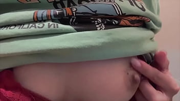 【スーパーのトイレでオナ】オナニーしてはいけないところでオナニーすると気持ちいいよね。