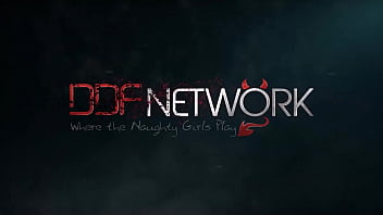 A wild ride brunette babe goes solo with the sybian