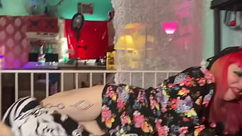 Goddess starlavamp gooning hard for her stepbro sucking dick and snapping selfies