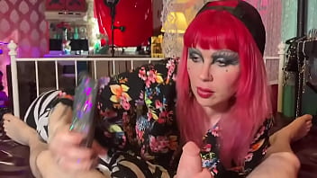 Goddess starlavamp gooning hard for her stepbro sucking dick and snapping selfies