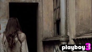 Babe with amazing boobs exposed her petite naked body