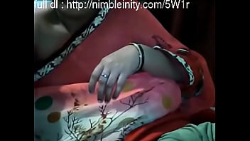 Mallu aunty big boobs nipple hard press