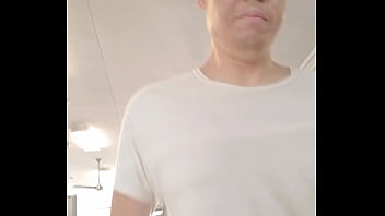 Simple selfie clip of enjoying exercise in the gym