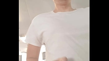 Simple selfie clip of enjoying exercise in the gym