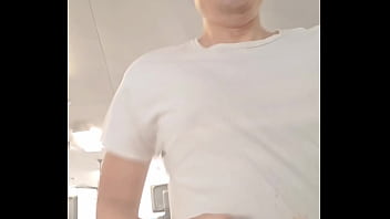 Simple selfie clip of enjoying exercise in the gym