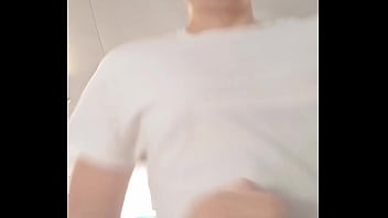 Simple selfie clip of enjoying exercise in the gym