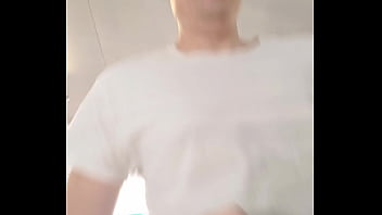 Simple selfie clip of enjoying exercise in the gym