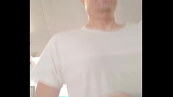 Simple selfie clip of enjoying exercise in the gym