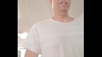 Simple selfie clip of enjoying exercise in the gym