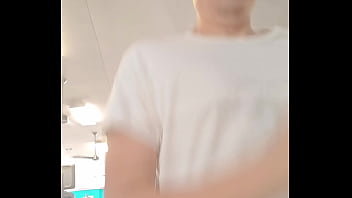 Simple selfie clip of enjoying exercise in the gym