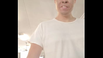 Simple selfie clip of enjoying exercise in the gym