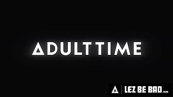 Partner sways friend with dominant fuck