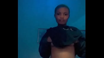 Puta africana quer levar pau