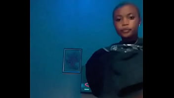 Puta africana quer levar pau