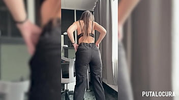 Putalocura tremenda española snob chloee follando muy duro en los camerinos