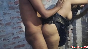 Desi bhabhi doggy style sex in black saree