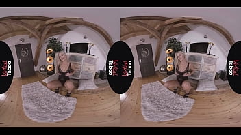 Virtual taboo blondie masturbating