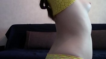 Chubby amateur cam girl plays with her pussy