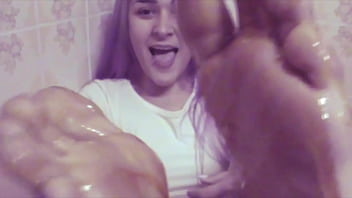 Look how this honey runs trough my toes dirty version