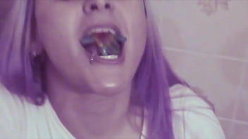 Look how this honey runs trough my toes dirty version