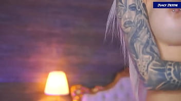 Sexy blonde juicy jessye