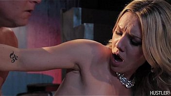 Jessa get naked and have some sex outside