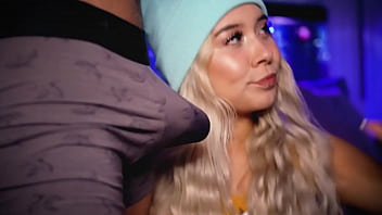 Colombian couple enjoys exhibiting their sex life on the internet