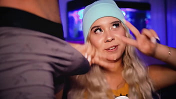 Colombian couple enjoys exhibiting their sex life on the internet