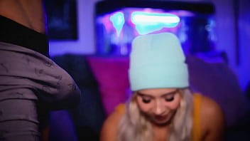 Colombian couple enjoys exhibiting their sex life on the internet