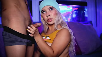 Colombian couple enjoys exhibiting their sex life on the internet