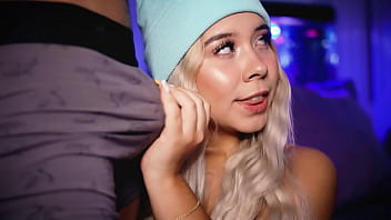 Colombian couple enjoys exhibiting their sex life on the internet