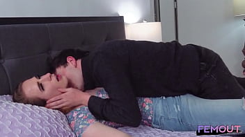 Blonde Tranny With Glasses Gets Fucked By Guy thumbnail