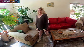 Stepsister is a lesbian and wants you to be cool and eats your cum